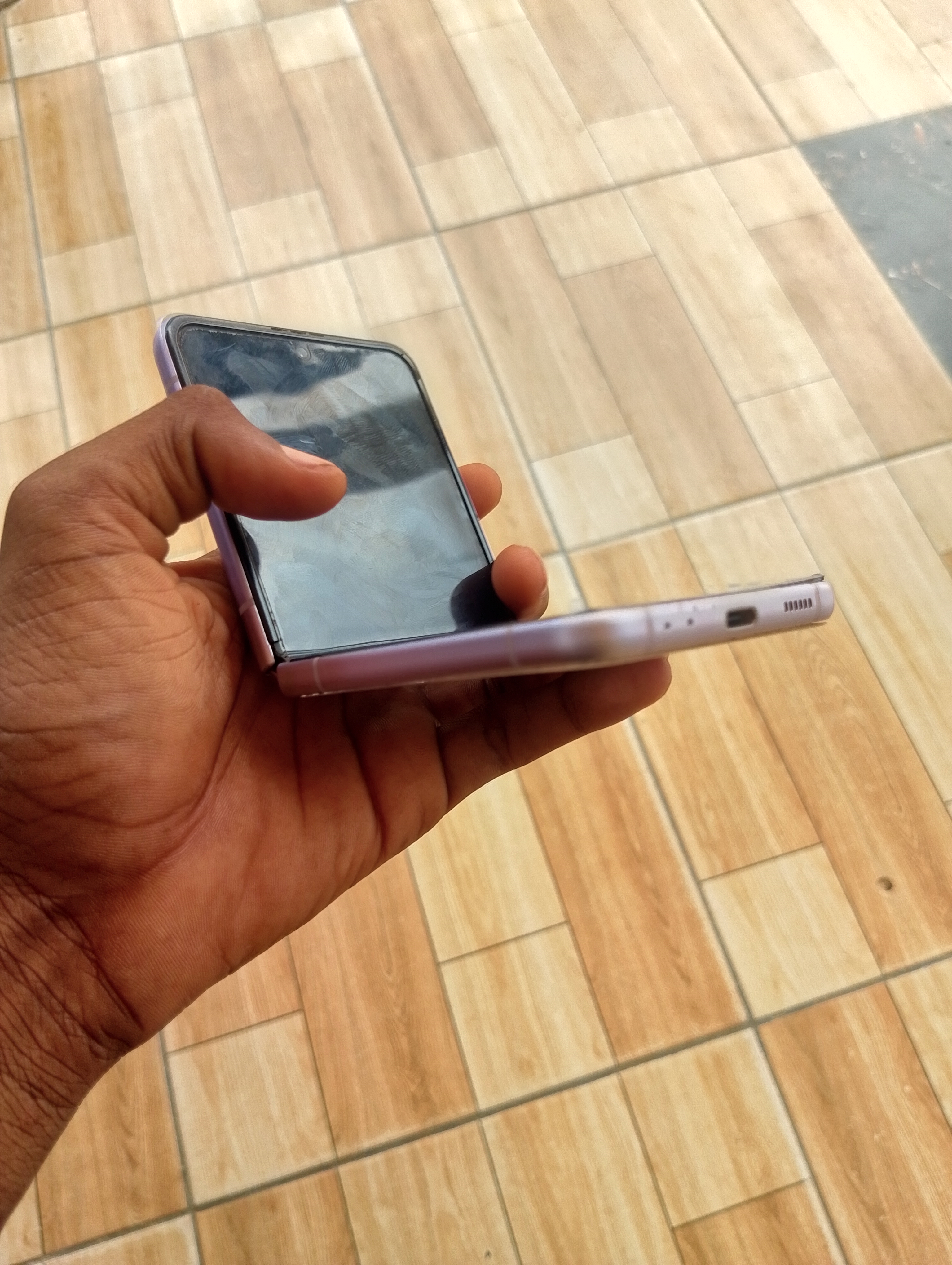 Samsung Galaxy 3 5g flip