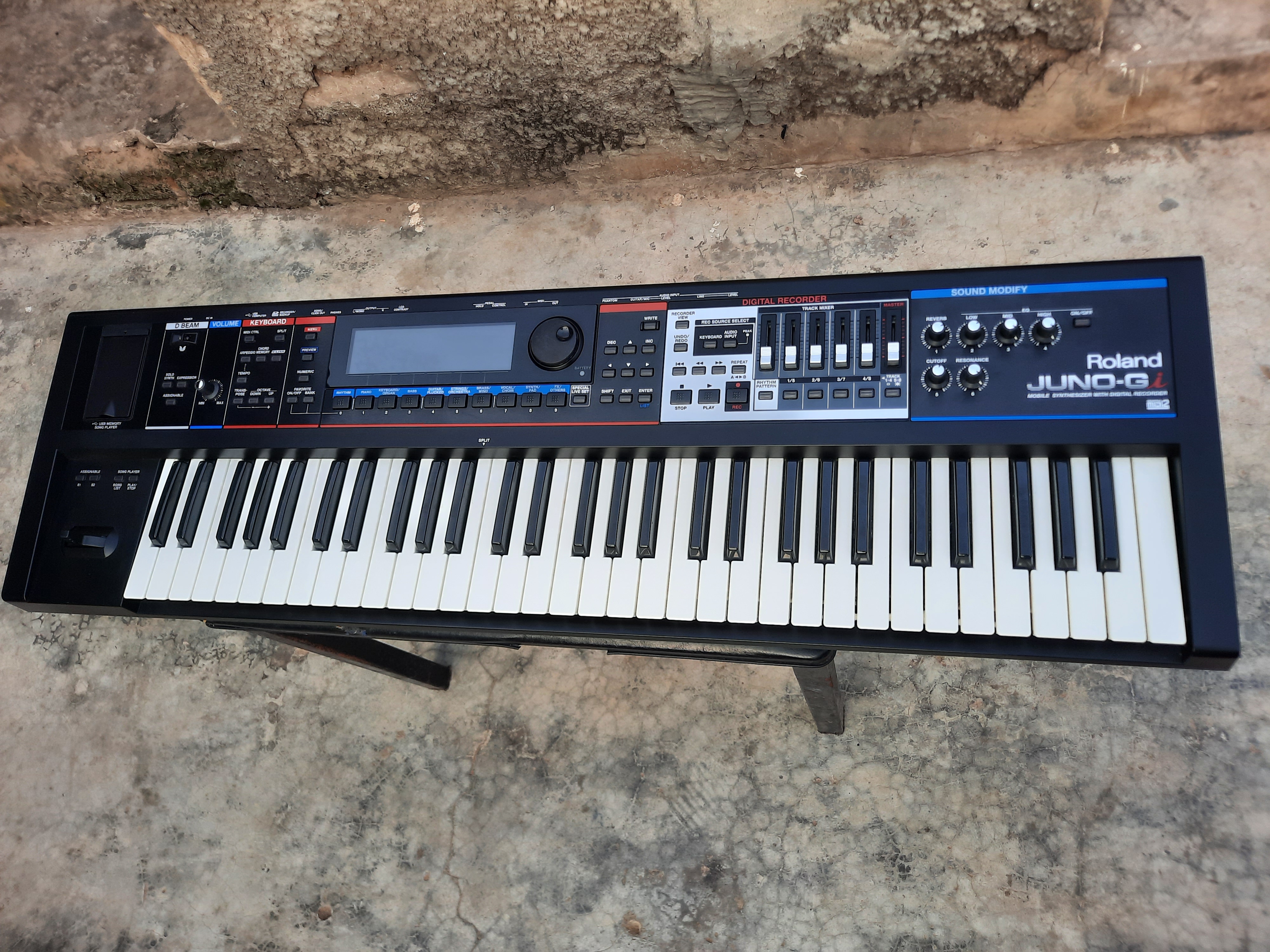 roland juno gi