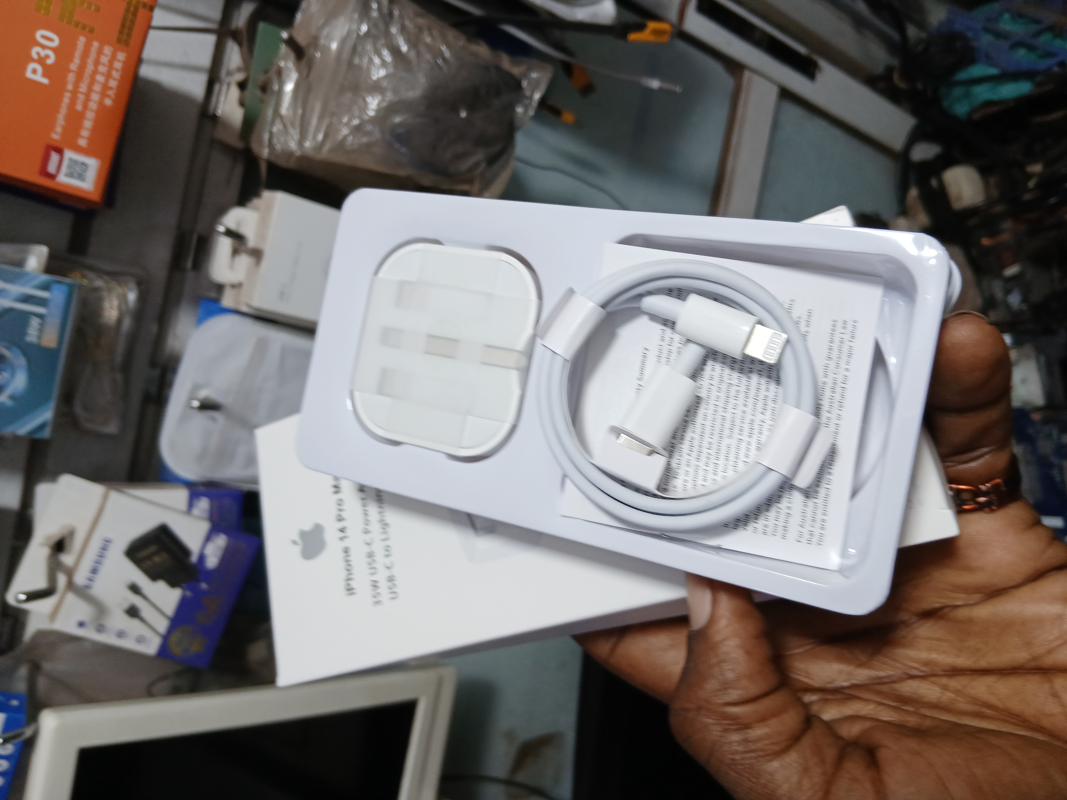 Apple 35W Dual USB-C Power Adapter &amp; Lightning Cable Kit