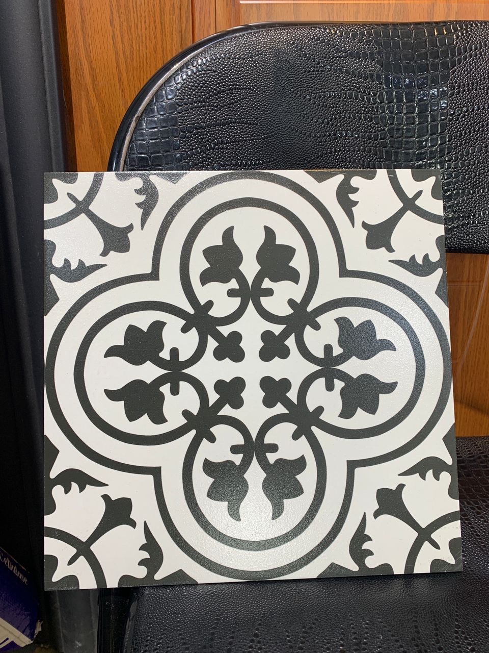 Bathroom floor and outside floor tiles. 30/30cm 8 pcs in a box. Made in India. Gh135 per box