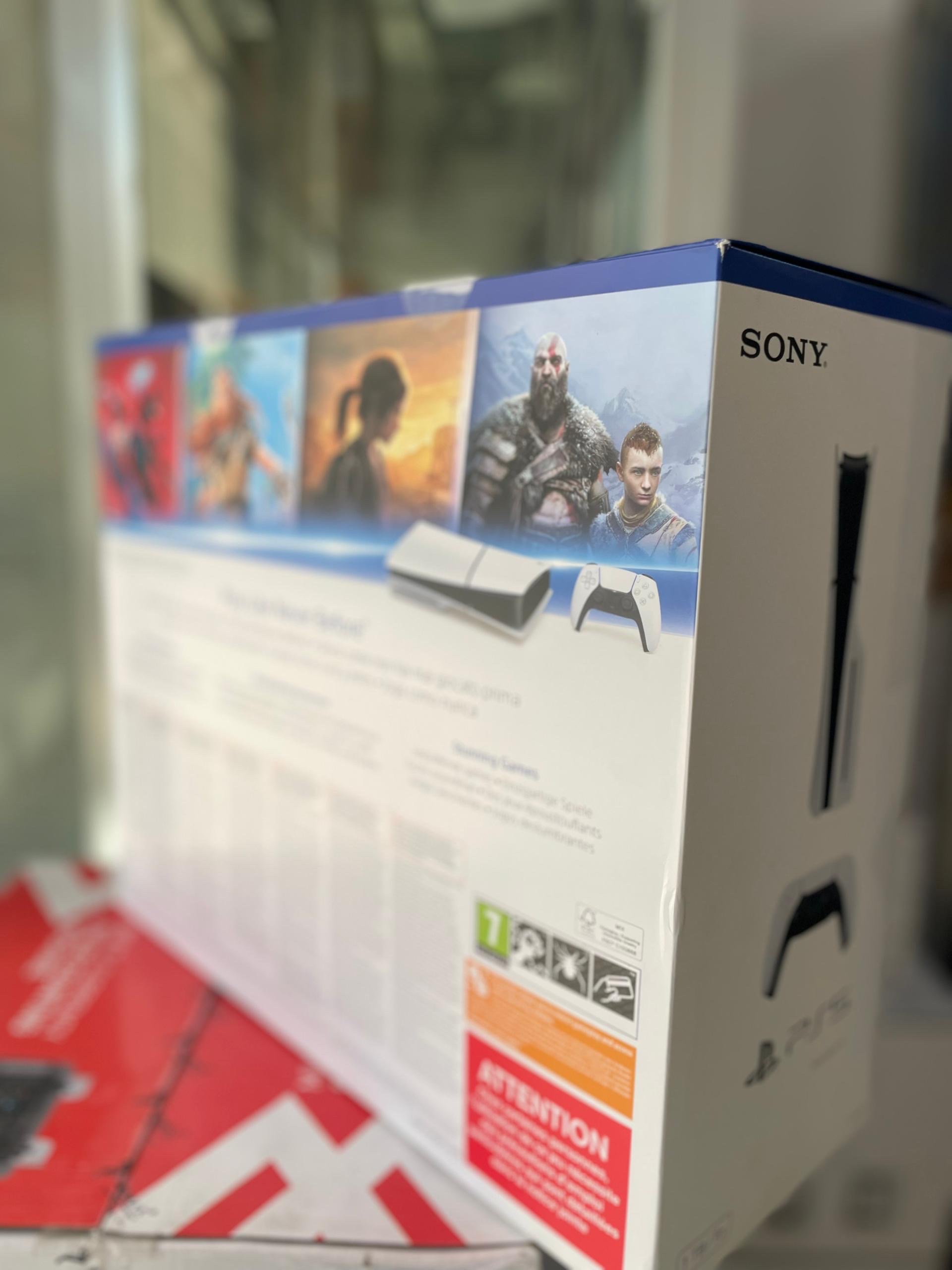 Play Station 5 Slim 1TB