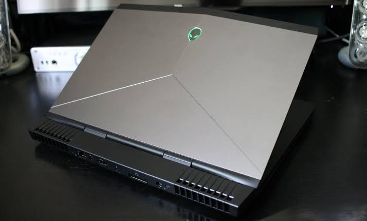 POWERFUL PORTABLE GAMING LAPTOP