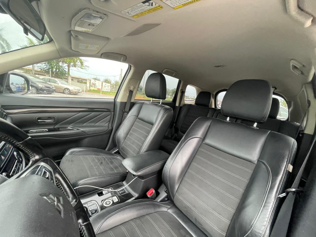 2018 Mitsubishi outlander PHEV S-AVC Hybrid