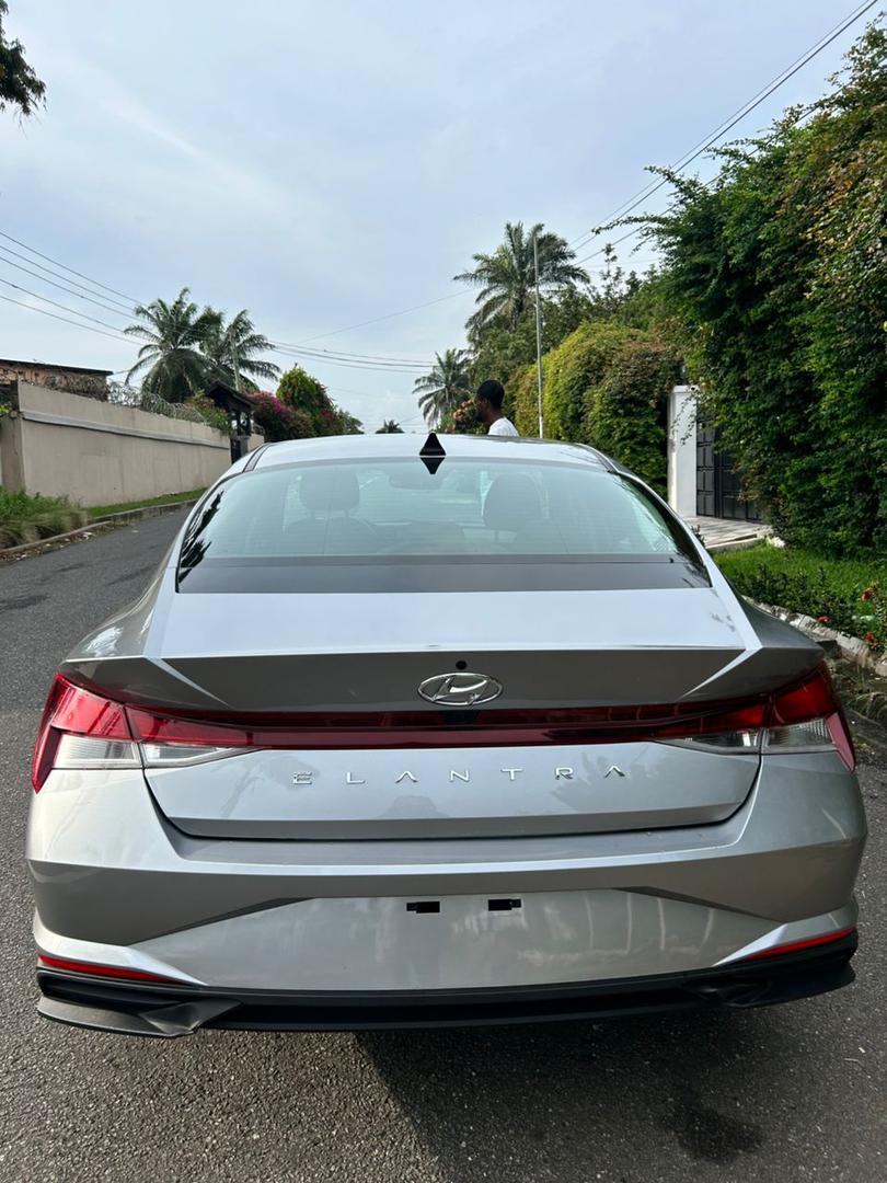 hyundai elantra 2023