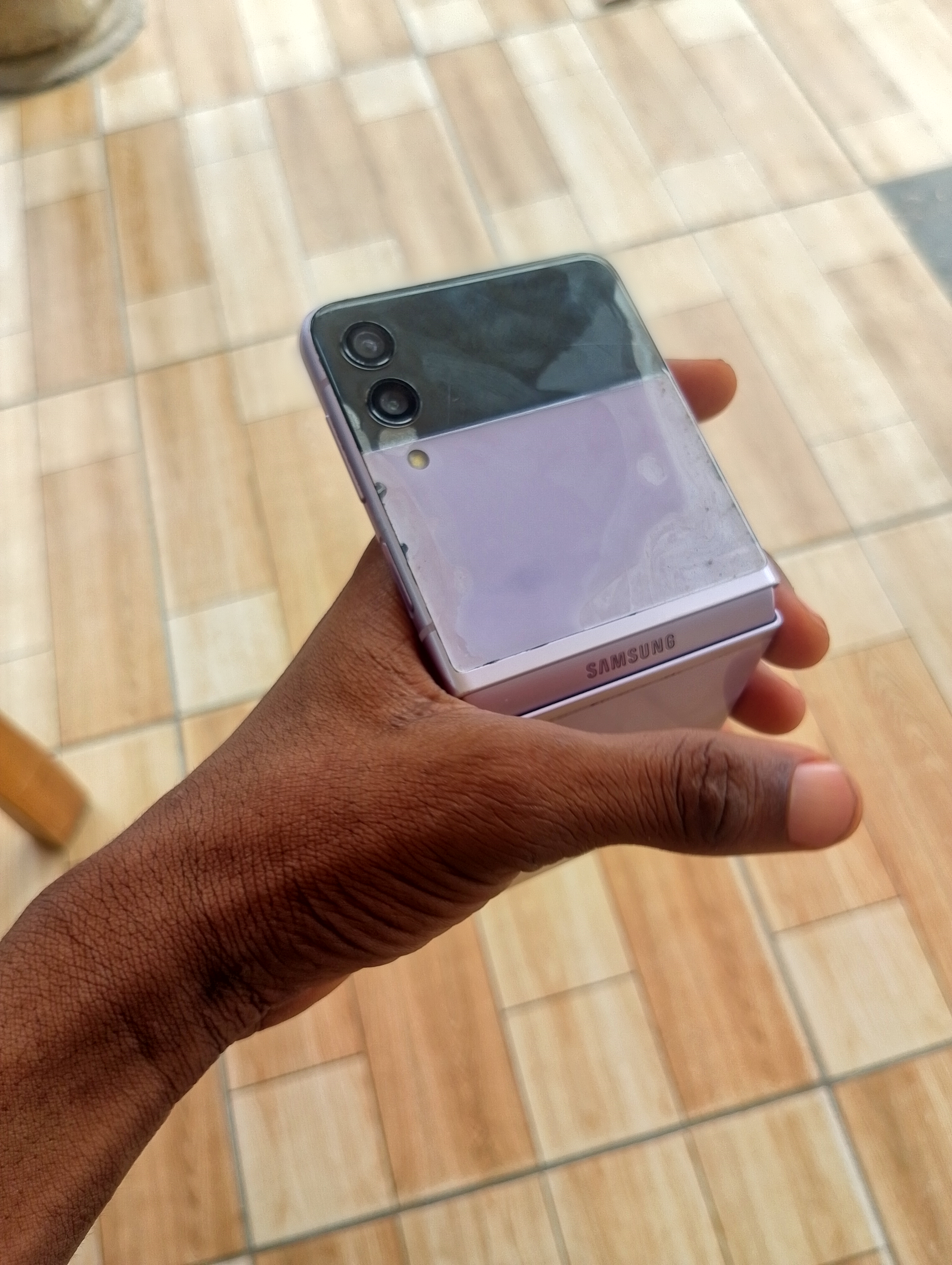 Samsung Galaxy 3 5g flip