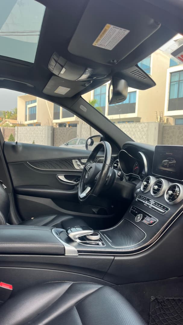 2016 C300 4MATICFully loaded