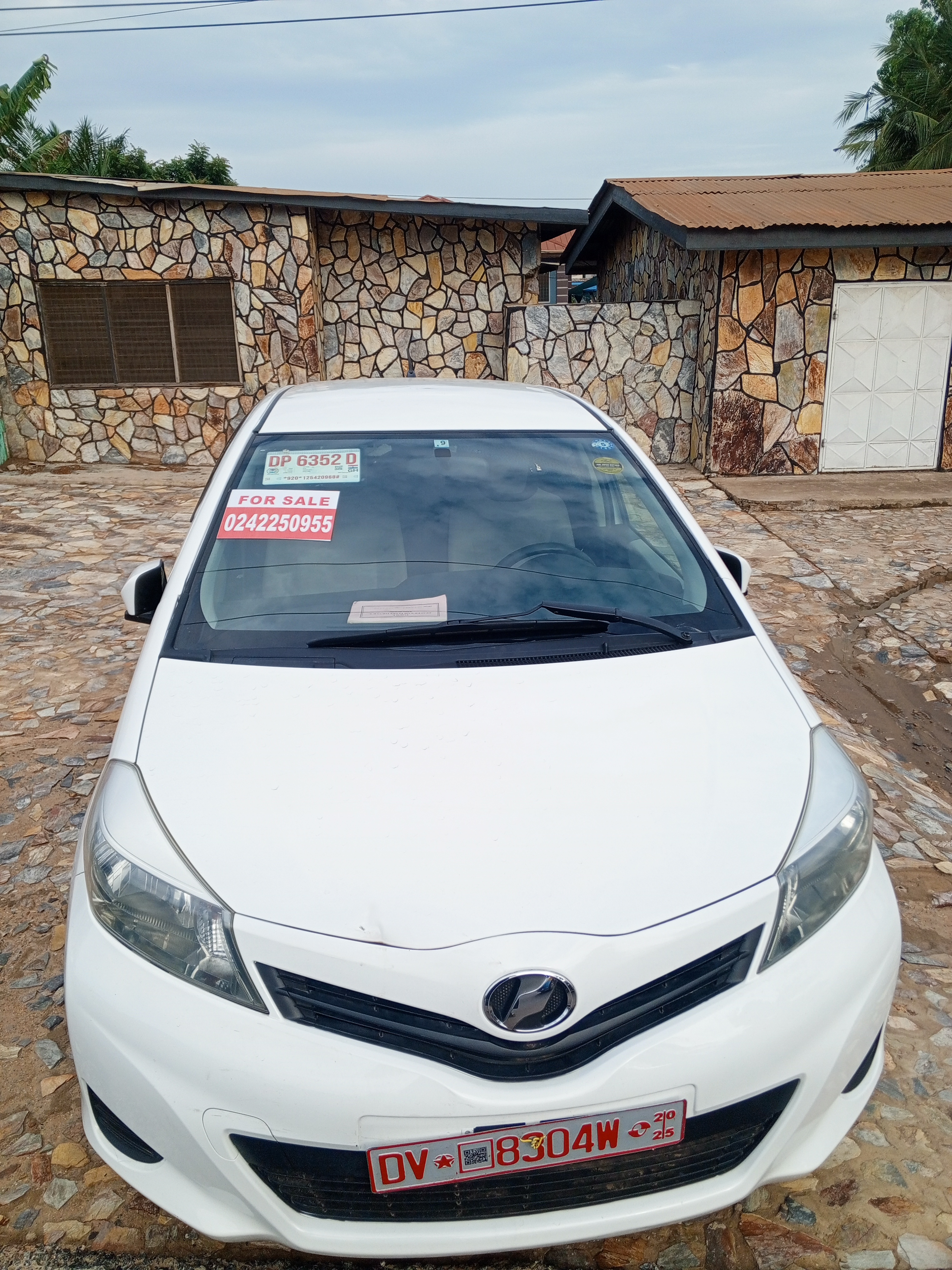2013 Toyota vitz