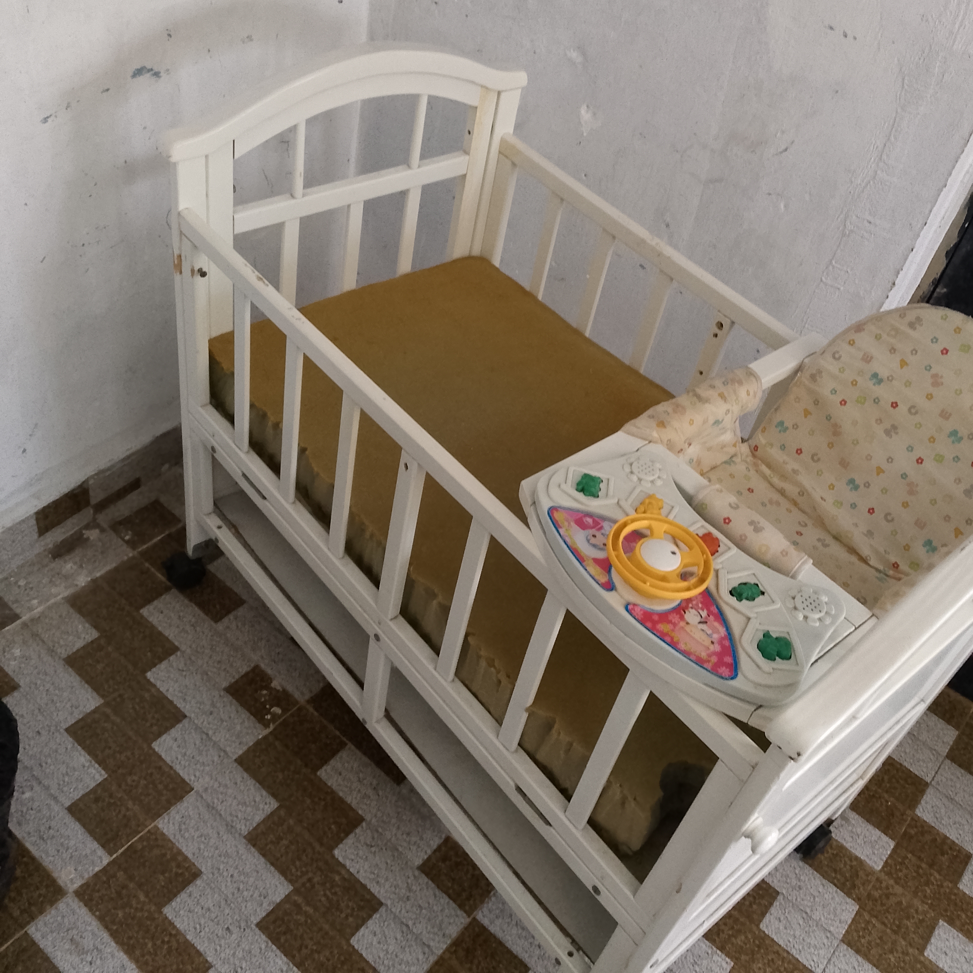 USED TODDLER BED FOR SALE