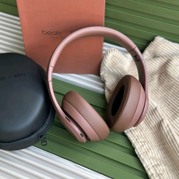 Beats x Kim Studio Buds Earphones - True Wireless Pink
