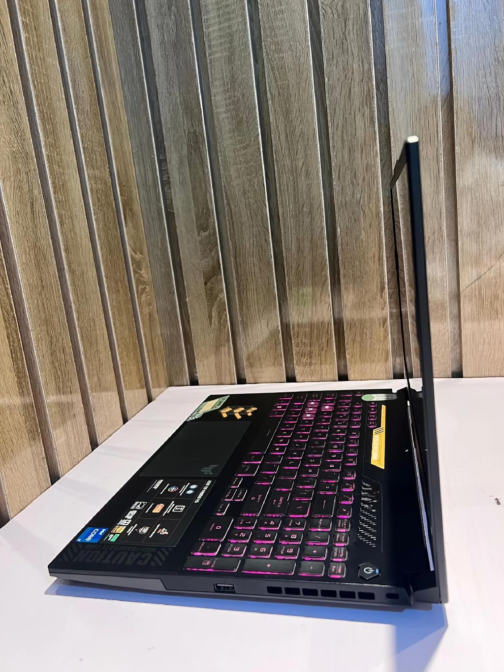POWERFUL GAMING &amp; GRAPHICS LAPTOP