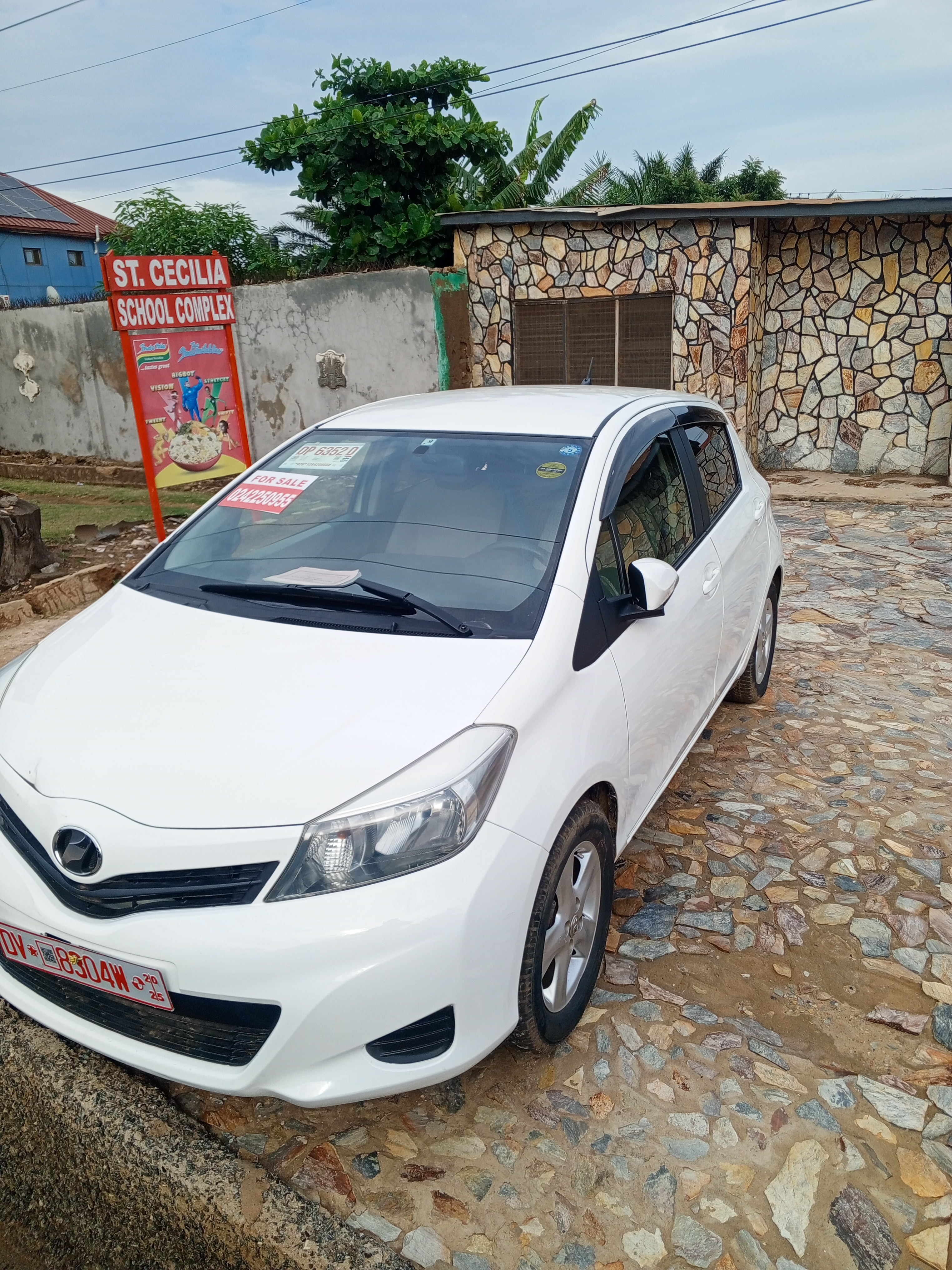 2013 Toyota vitz