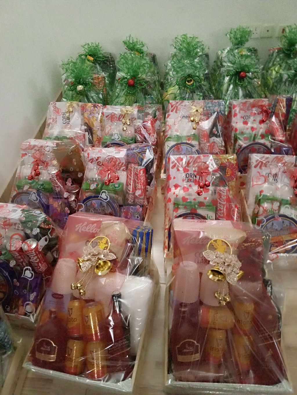 Elegant Event Gift Hampers &amp; Party Favors | Custom Gifts