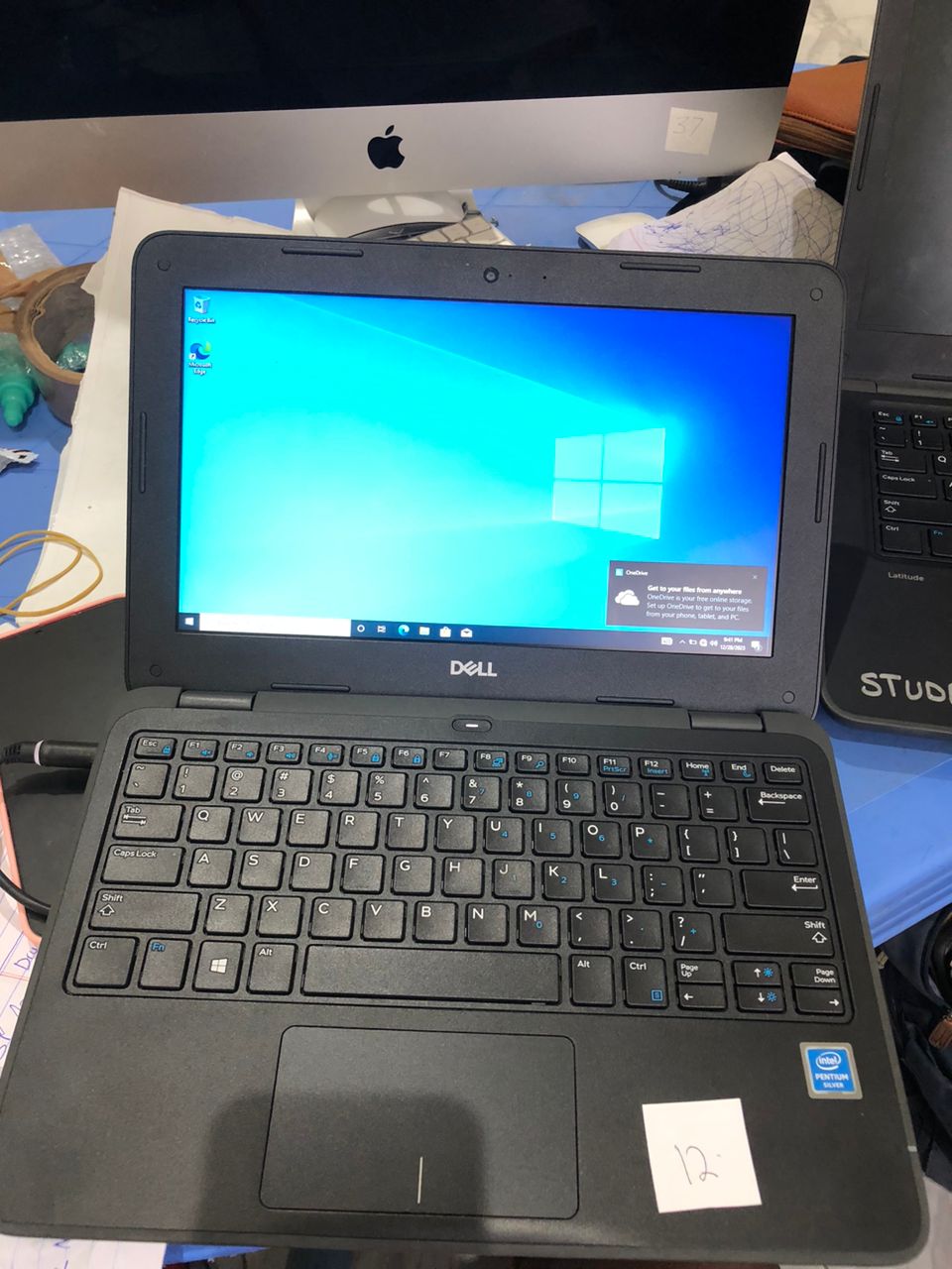 Dell latitude 3189 laptop  4GB intel HDD 128GB