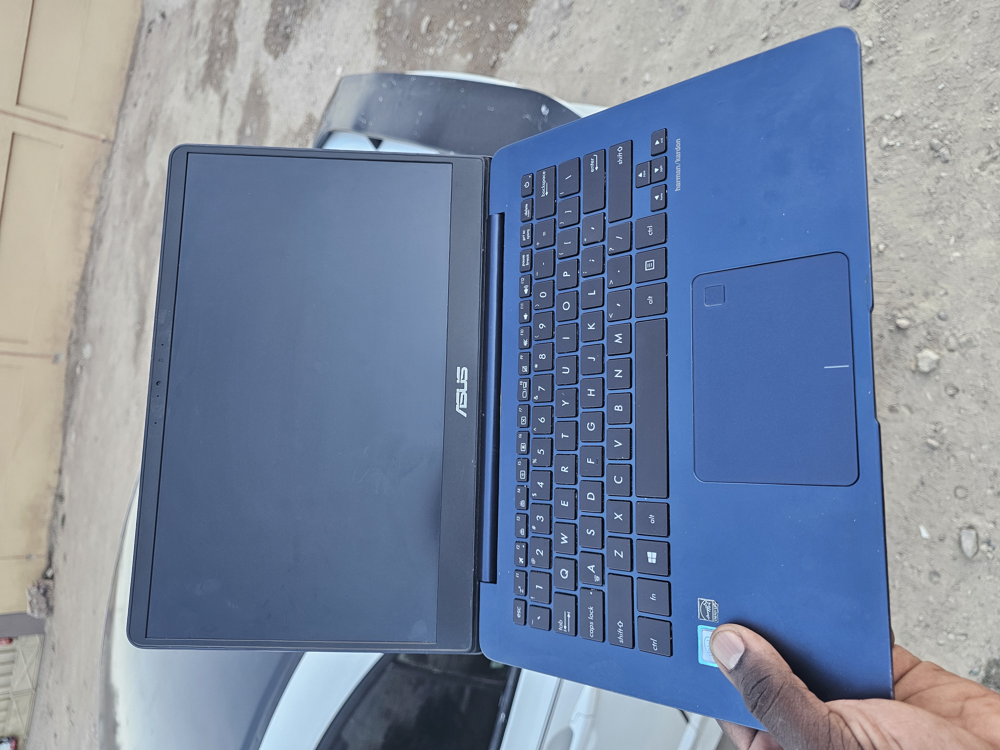 Intel core i3 Asus 14t