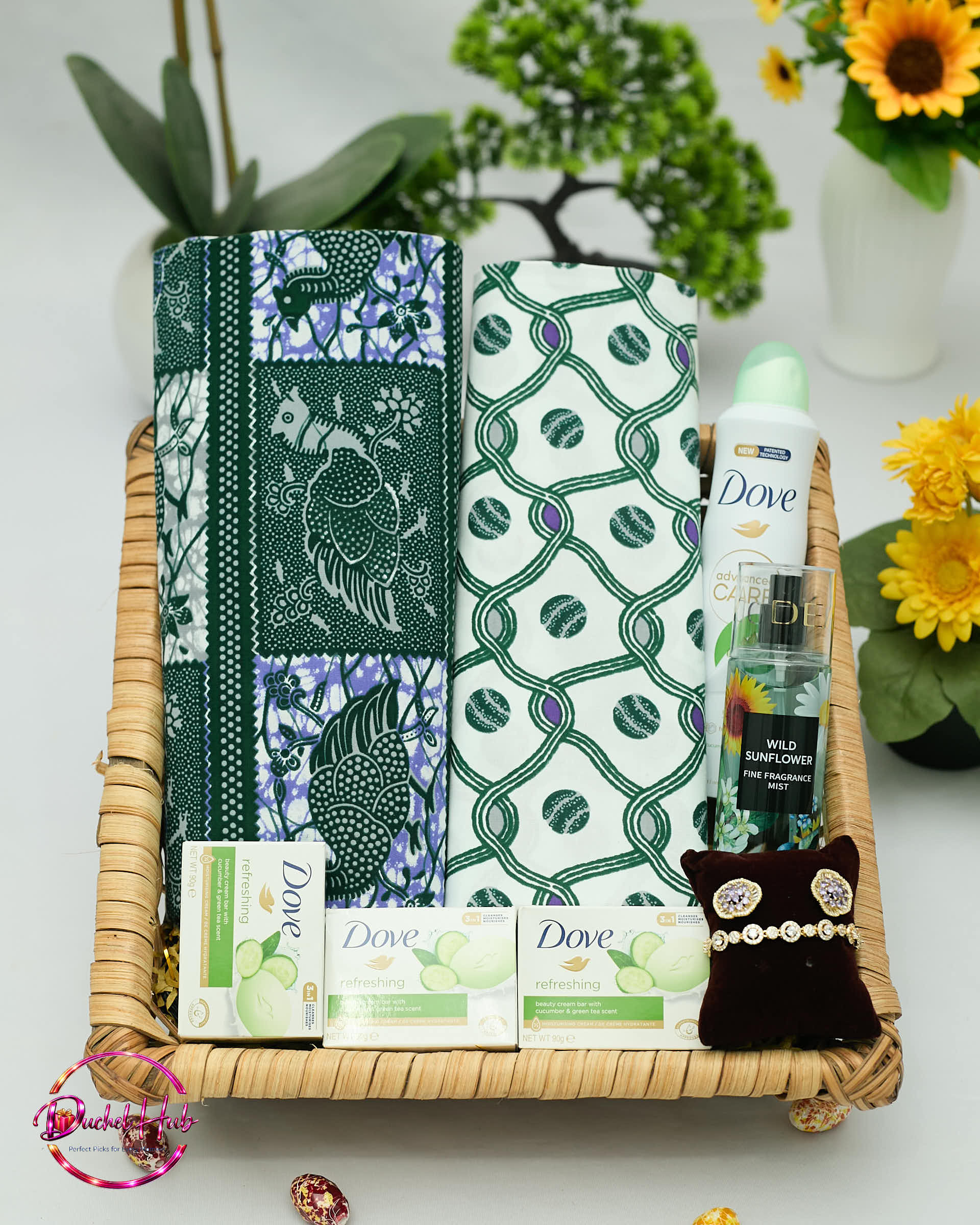Elegant Women’s Fabric &amp; Beauty Gift Set