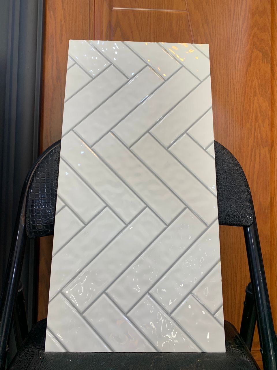 Wall tiles (washroom/Kitchen) Made in India. 30/60cm, 5 pcs in a box. Gh160 per box.