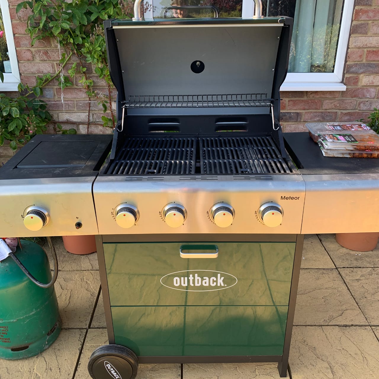 GAS BBQ GRILL UK 🇬🇧
