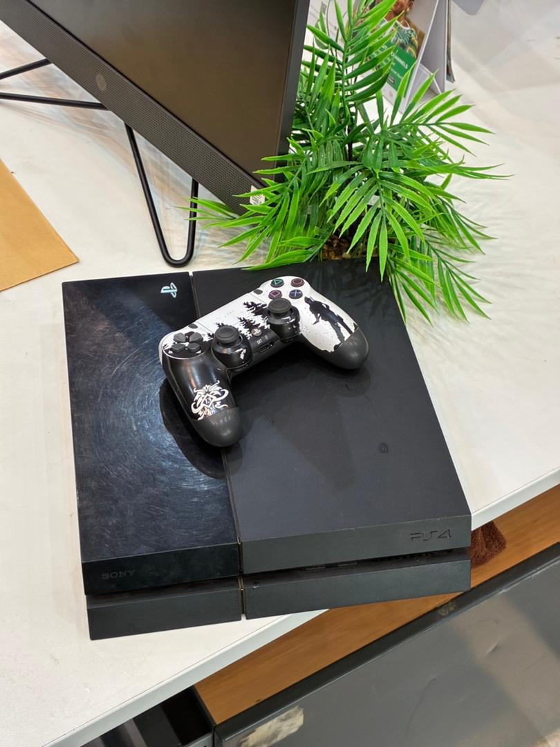 Playstation 4 with games