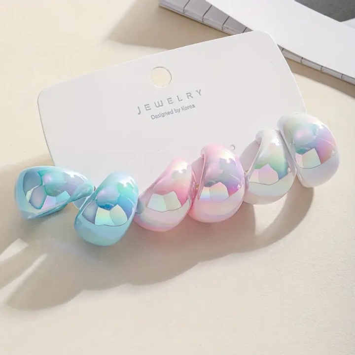 Premium Earrings Collection – Pick Your StyleDifferent beautiful styles available.All earrings cost GH₵50 per card.Please send a screenshot of the one you want.