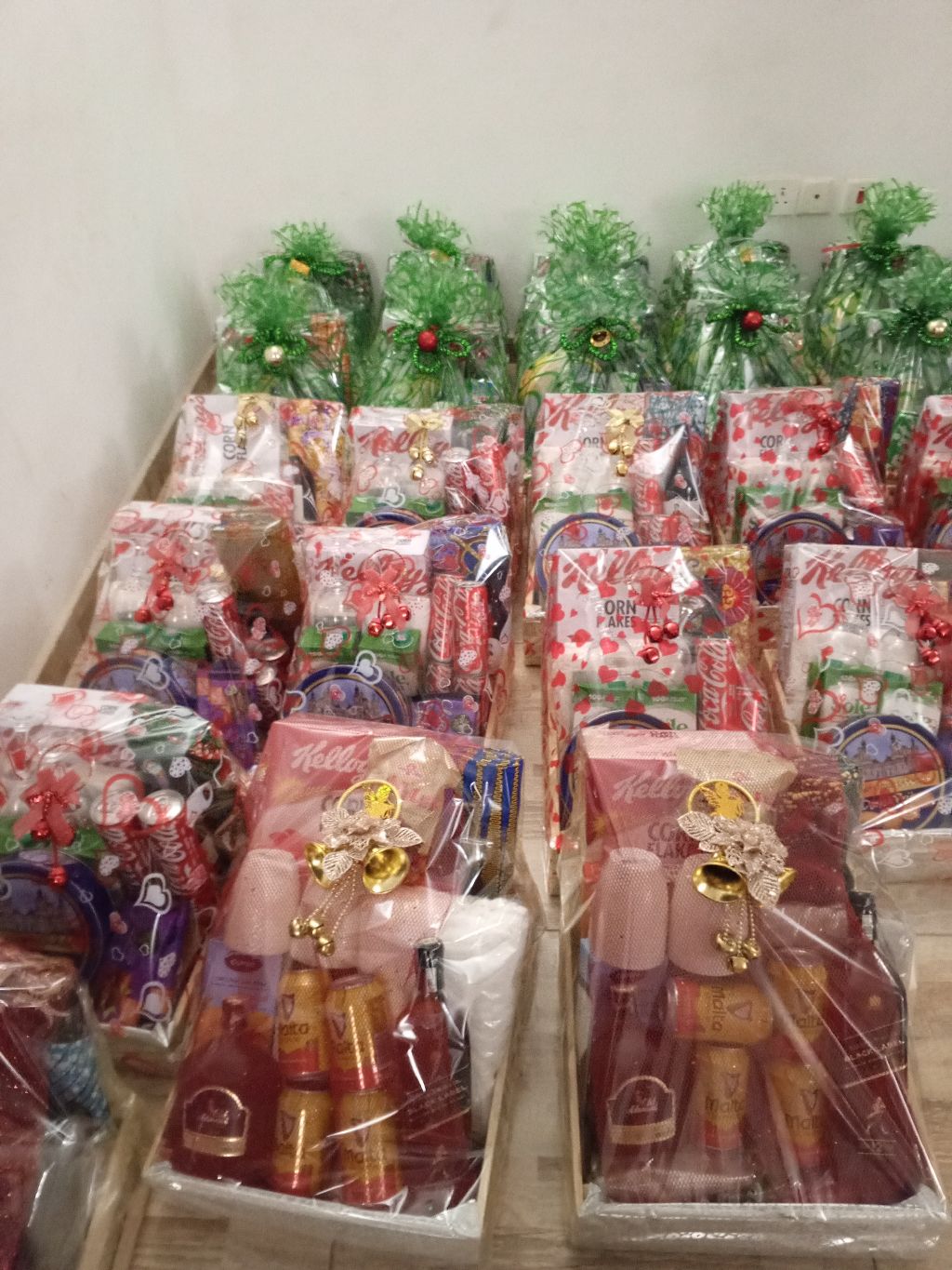 Elegant Event Gift Hampers &amp; Party Favors | Custom Gifts