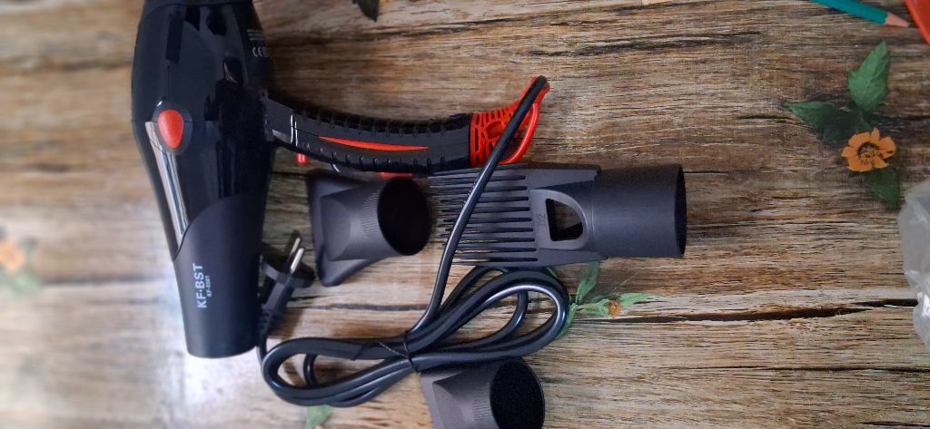 Hair dryer