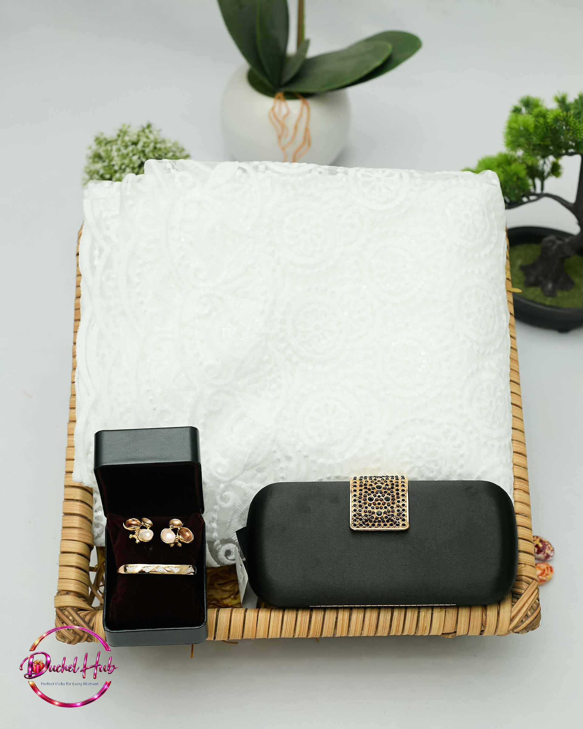 Elegant White Lace Fabric Set with Clutch &amp; Jewelry