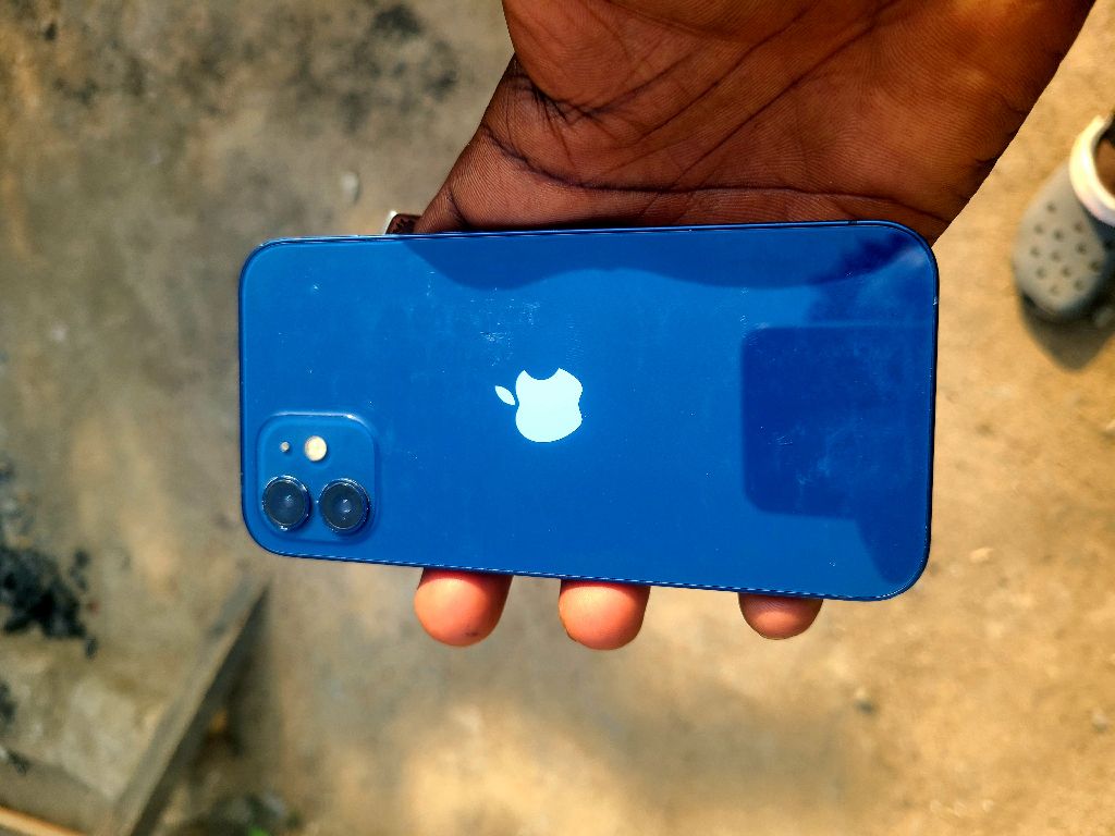 Neat UK used Iphone 12 going down at a cool price.