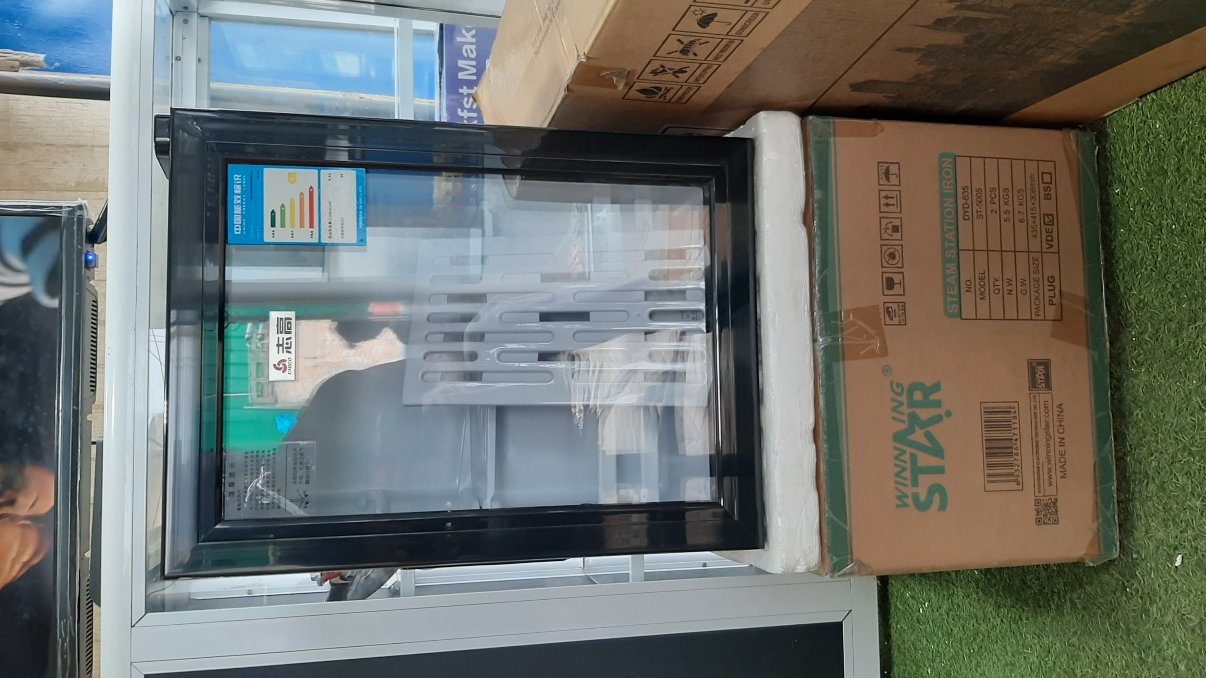 Chigo mini transparent fridge