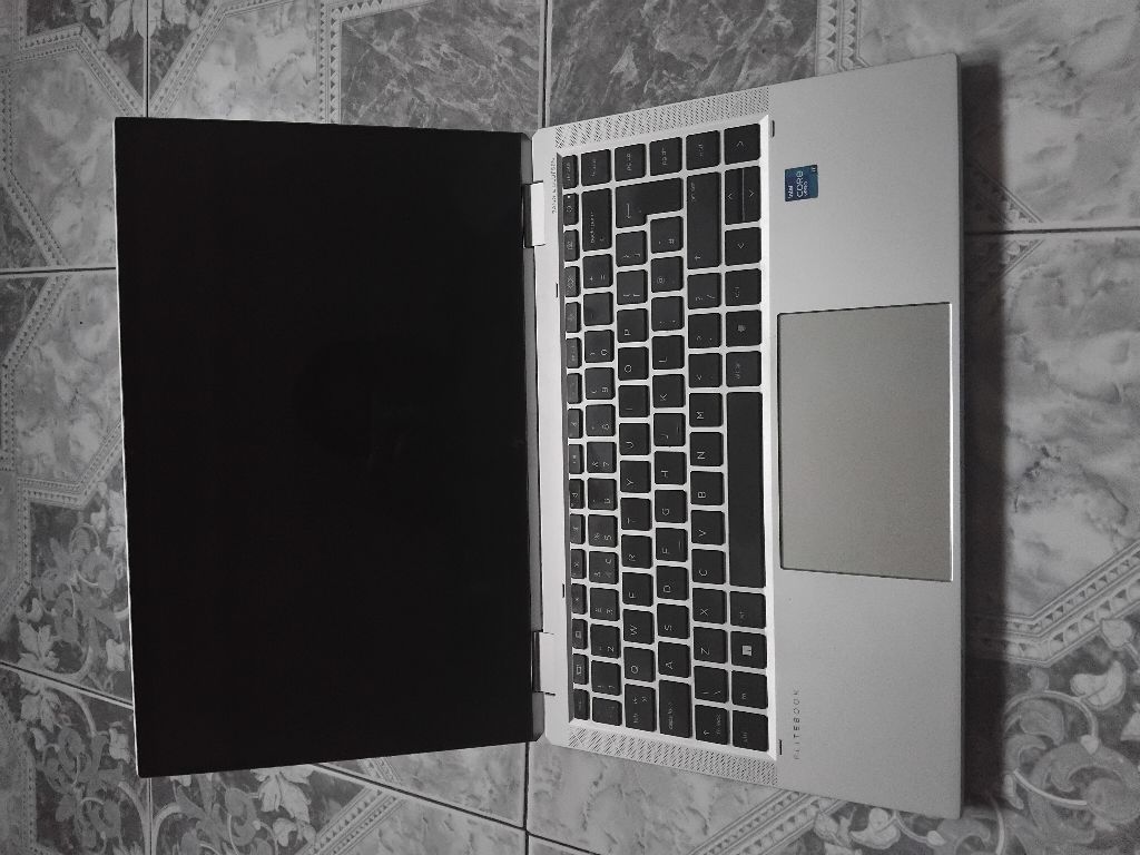HP ELITEBOOK 1040 G8 32GB RAM 512GB SSD