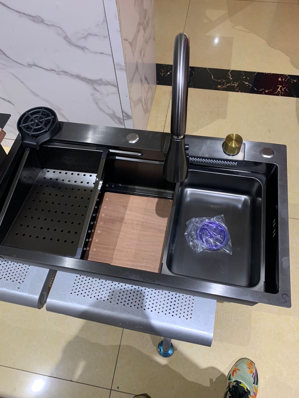 Modern Kitchen sink. Complete set