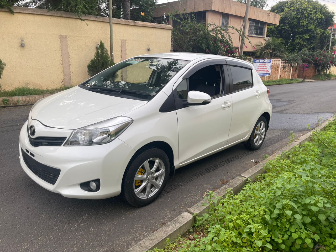 Toyota Vitz 2012