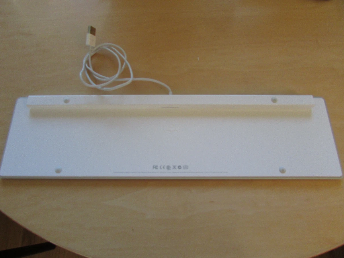 Apple slim USB Wired Keyboard A1243 MB110LL/A Aluminum standard Full Size