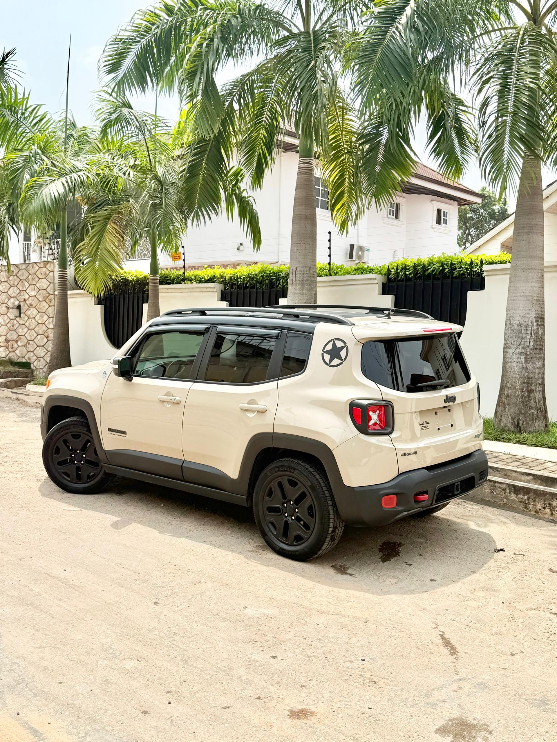 Jeep Renegade SUV: Stylish Compact Crossover