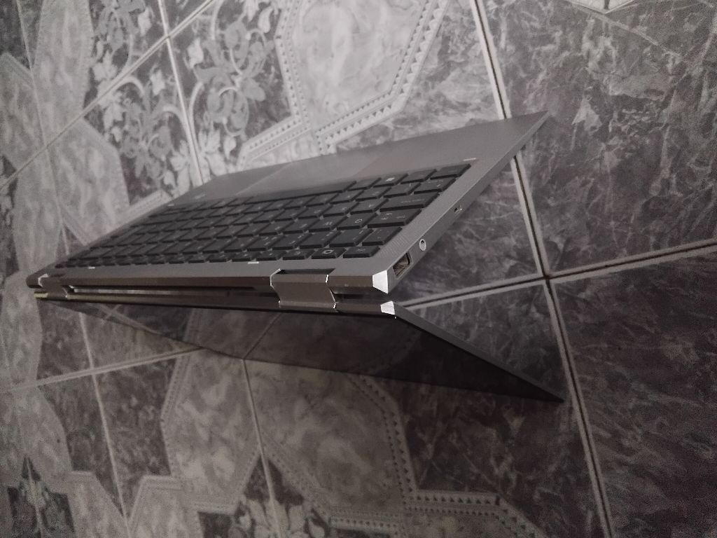 HP ELITEBOOK 1040 G8 32GB RAM 512GB SSD