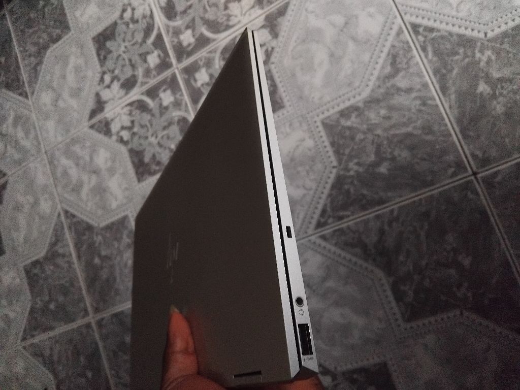 HP ELITEBOOK 1040 G8 32GB RAM 512GB SSD