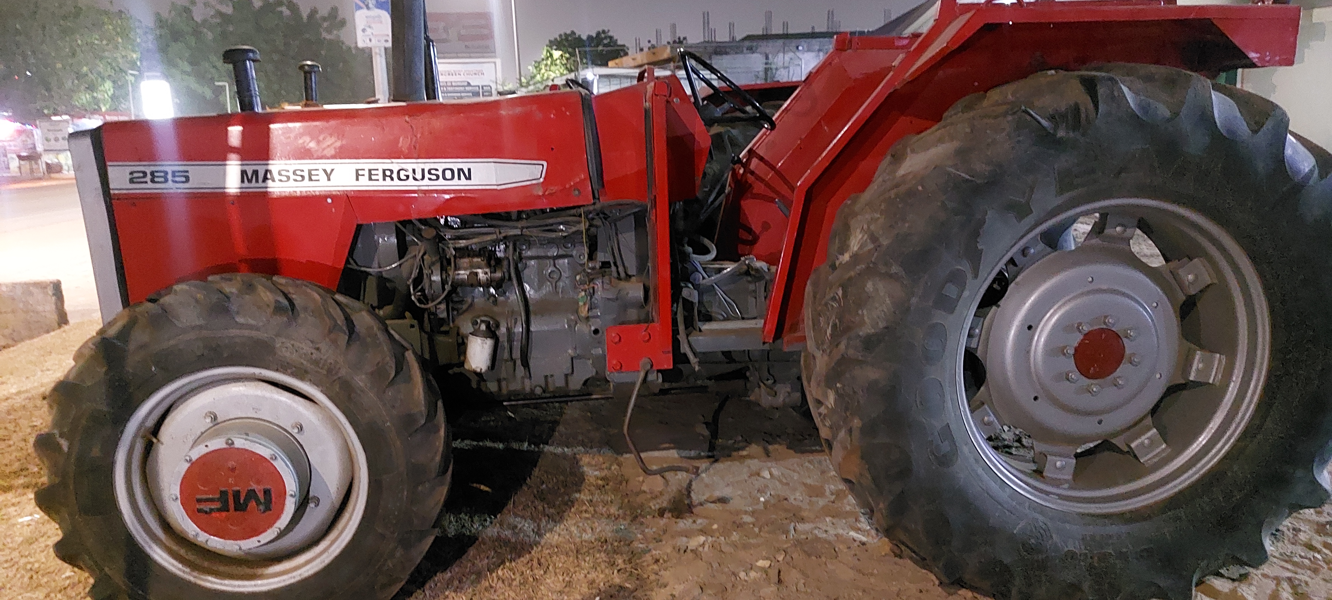 2014 Tractor MF 285