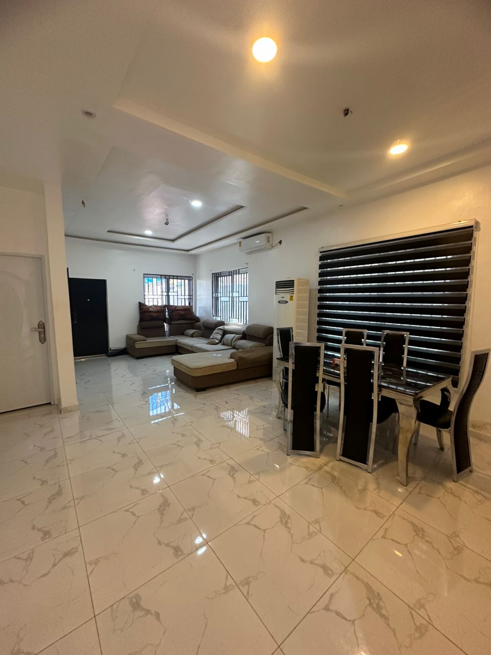 Executive 3befrooms self compound semi furnished  in spintex